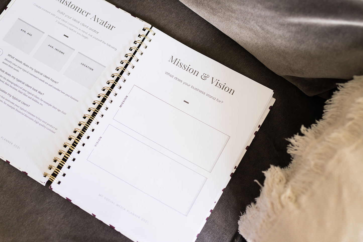 2025 Social Media Planner and Diary + Awareness Dates - Lilac Gold