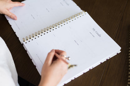 2025 Social Media Planner and Diary + Awareness Dates - Green Floral