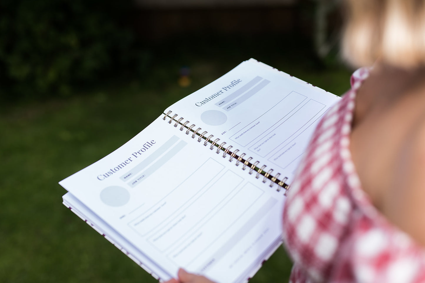 2025 Social Media Planner and Diary + Awareness Dates - Green Floral